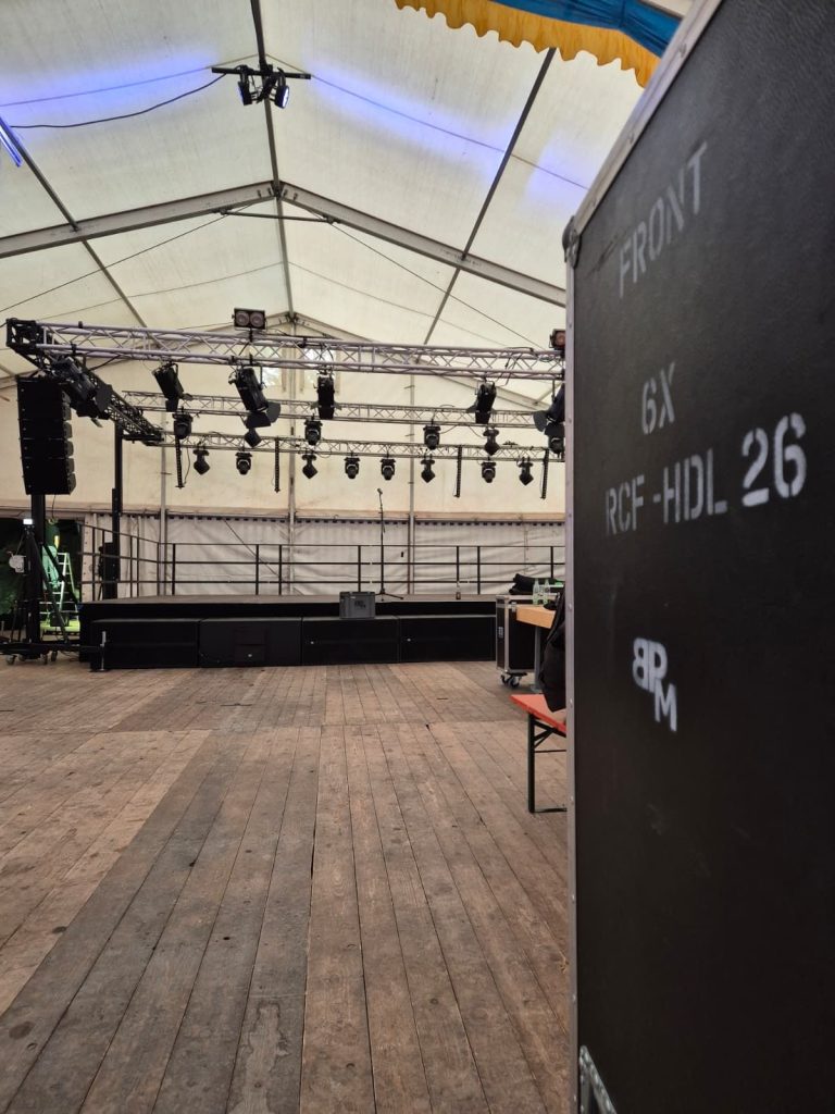 RCF HDL 26-A Line-Array im Case – BPM-Technik